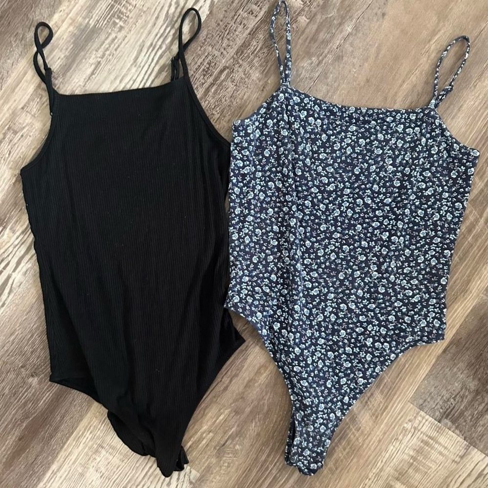 2 pack cotton bodysuits size small